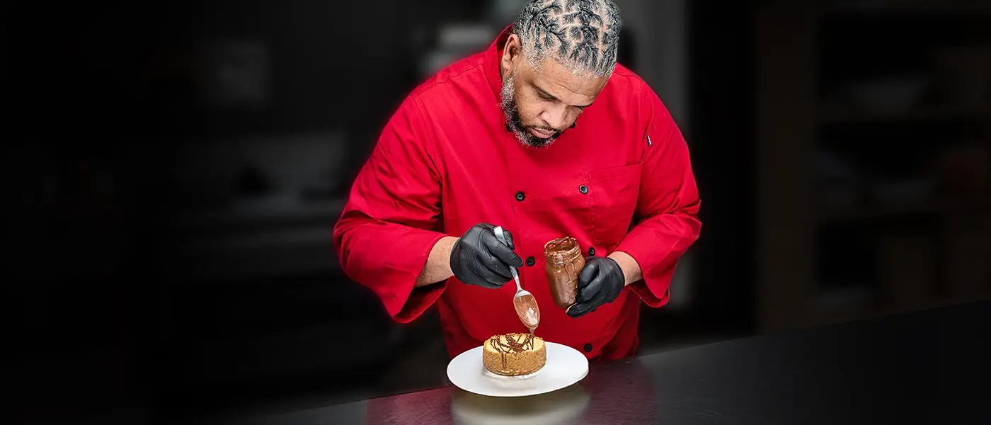 Mr Leslie Decorating Cheesecake Mr Leslie Decorating Cheesecake